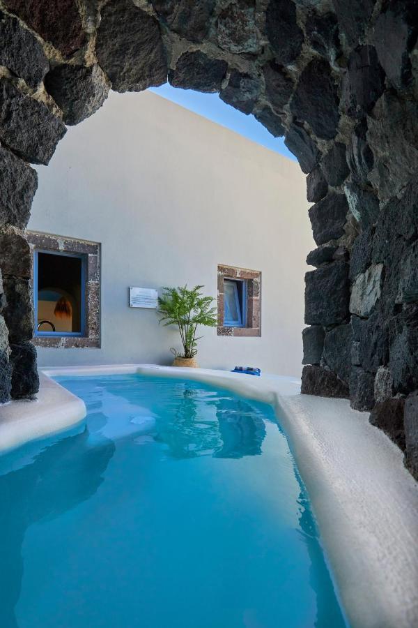 Luna Santorini Suites Pyrgos Kallistis ภายนอก รูปภาพ