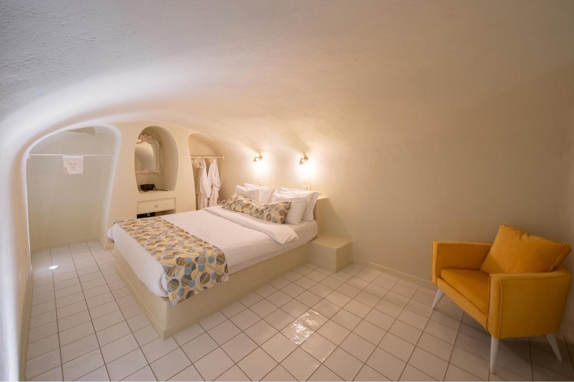 Luna Santorini Suites Pyrgos Kallistis ภายนอก รูปภาพ