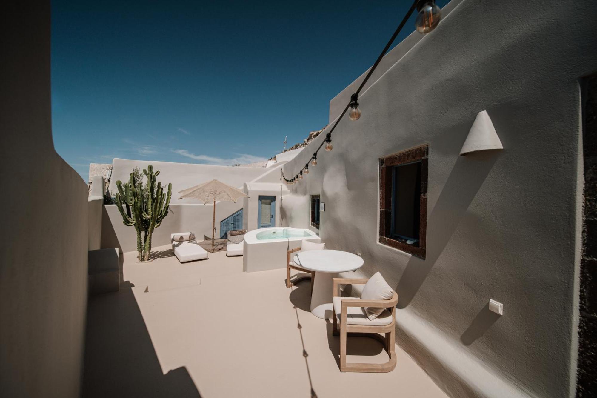 Luna Santorini Suites Pyrgos Kallistis ภายนอก รูปภาพ