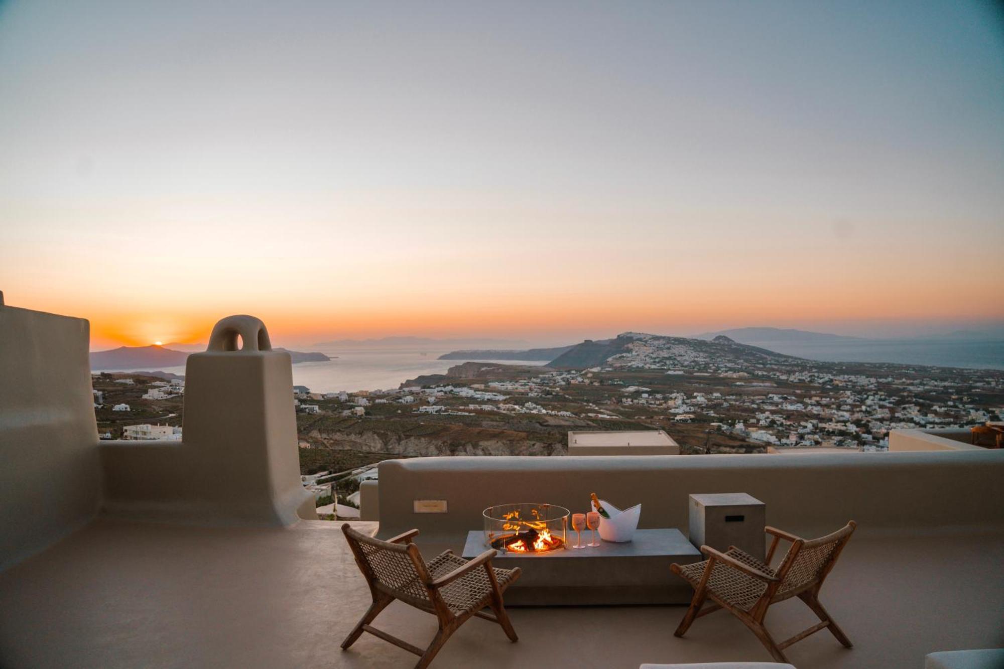 Luna Santorini Suites Pyrgos Kallistis ภายนอก รูปภาพ